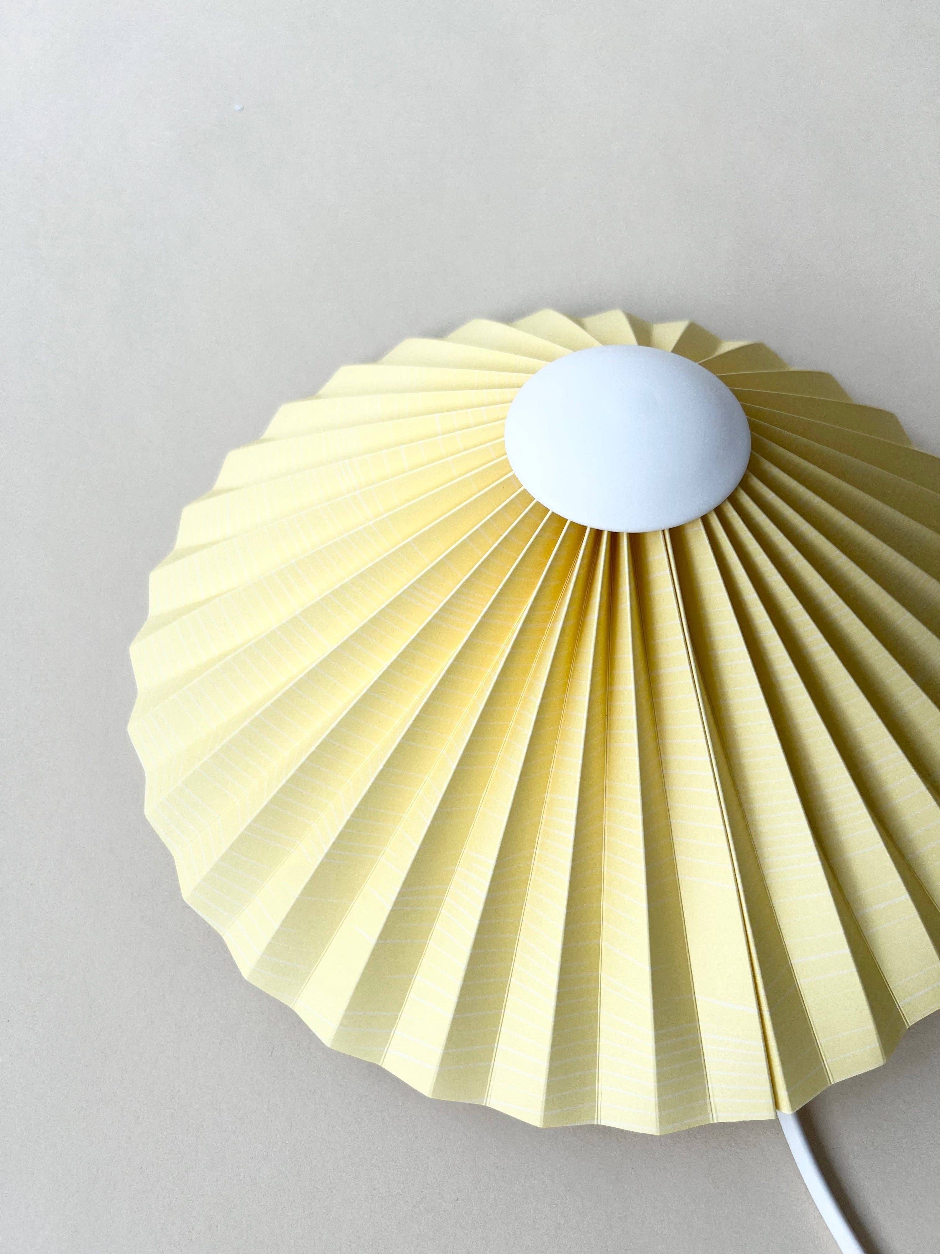 Wall lamp - Pastel yellow